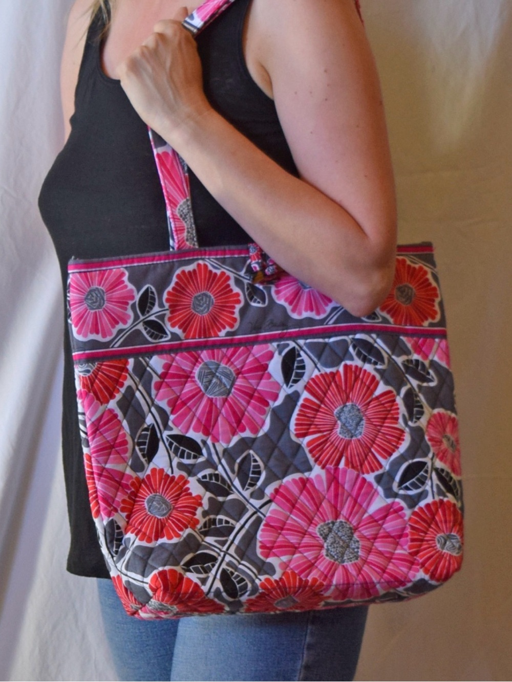 Vera Bradley tote pink flowers - Picture 2 of 6